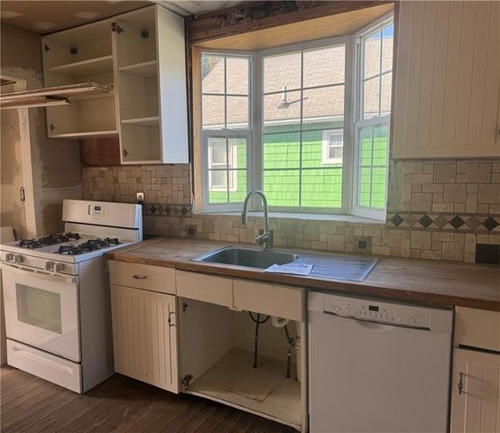 2003 Lake Road, Elmira, NY 14903