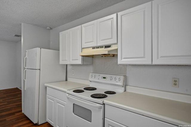 7554 FOSS MDWS, San Antonio, TX 78244