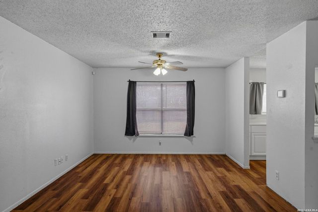 7554 FOSS MDWS, San Antonio, TX 78244