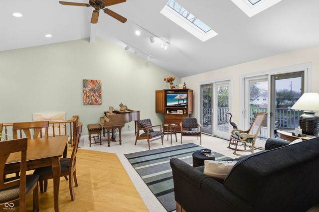 301 Flatrock Drive, Columbus, IN 47201