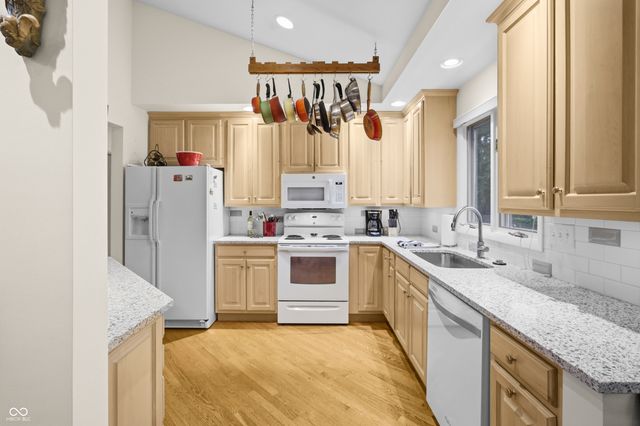 301 Flatrock Drive, Columbus, IN 47201