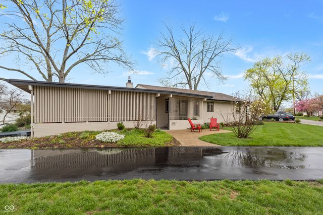 301 Flatrock Drive, Columbus, IN 47201