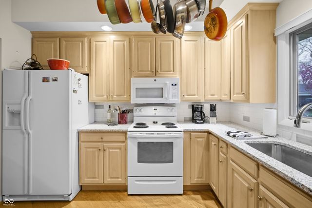 301 Flatrock Drive, Columbus, IN 47201