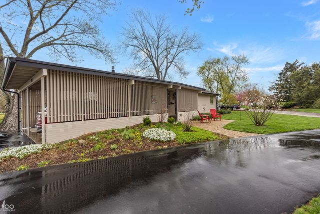 301 Flatrock Drive, Columbus, IN 47201