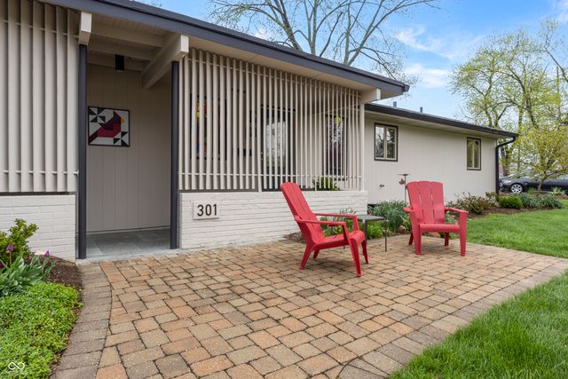 301 Flatrock Drive, Columbus, IN 47201