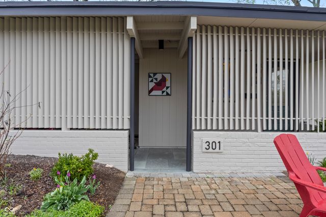 301 Flatrock Drive, Columbus, IN 47201