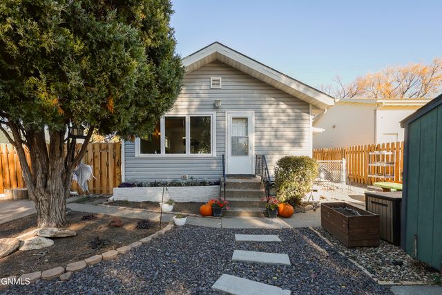 714 Avenue A W, Bismarck, ND 58501 property photo