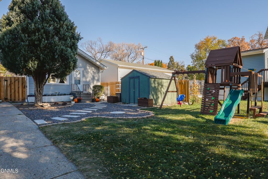 714 Avenue A W, Bismarck, ND 58501 photo 4
