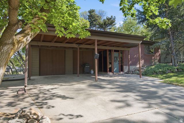 2915 E LA JOYA DR, Holladay, UT 84124