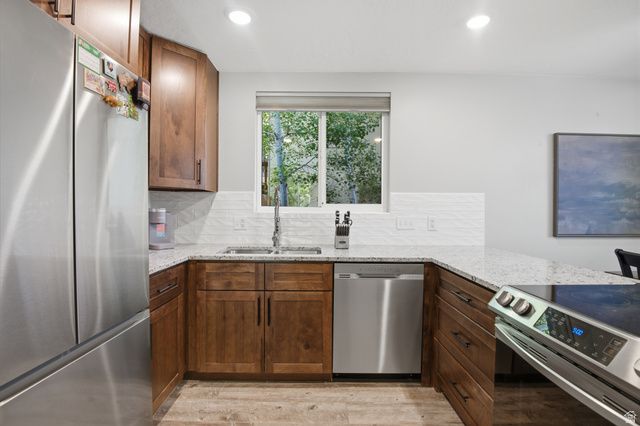2915 E LA JOYA DR, Holladay, UT 84124