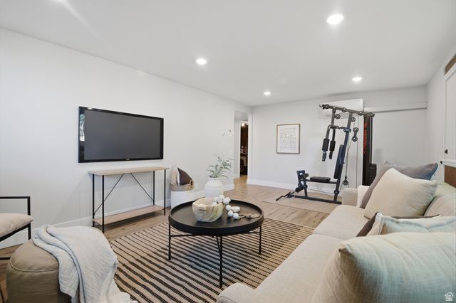 2915 E LA JOYA DR, Holladay, UT 84124