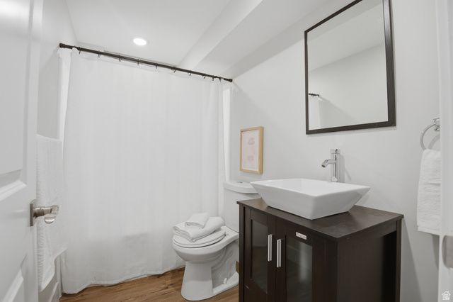 2915 E LA JOYA DR, Holladay, UT 84124