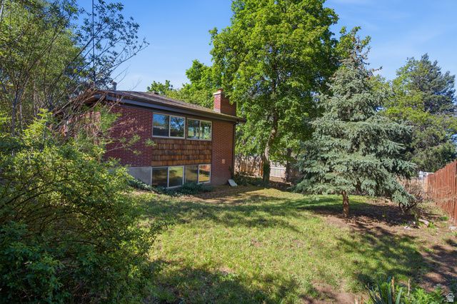 2915 E LA JOYA DR, Holladay, UT 84124