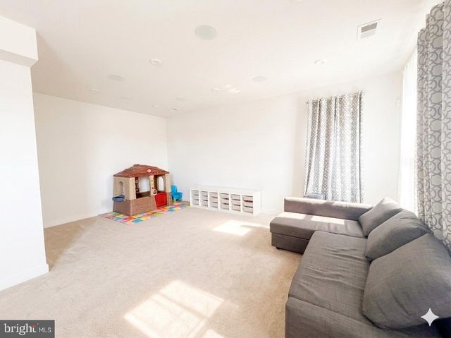 11416 WILLOW GREEN CIR, Manassas, VA 20109