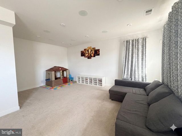 11416 WILLOW GREEN CIR, Manassas, VA 20109