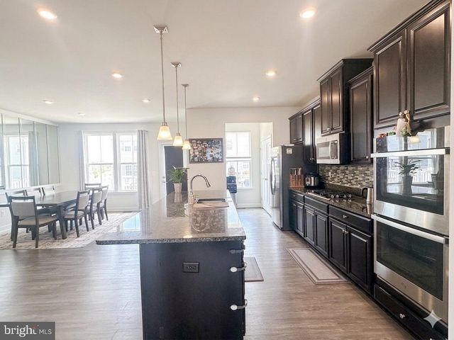 11416 WILLOW GREEN CIR, Manassas, VA 20109