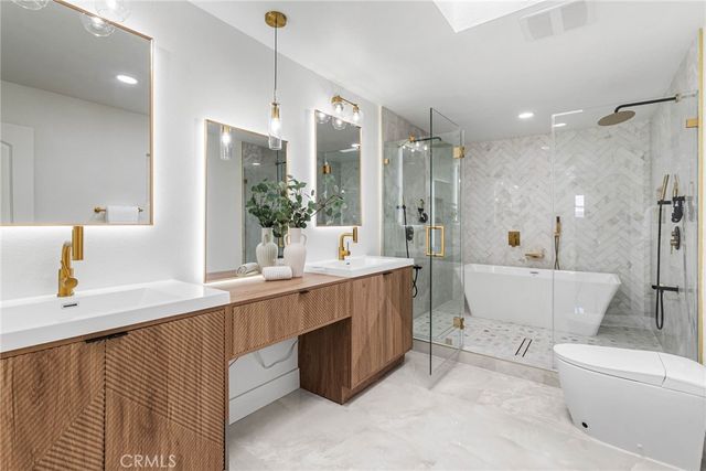 3375 Fuchsia Street, Costa Mesa, CA 92626