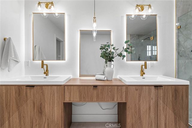 3375 Fuchsia Street, Costa Mesa, CA 92626