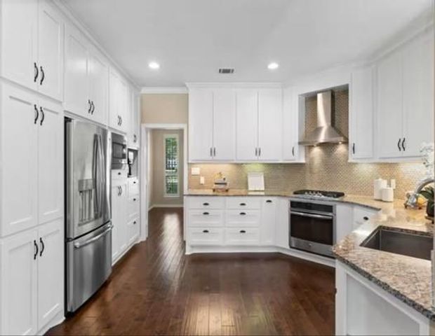 422 Spring Lakes Drive NE, Spring, TX 77373
