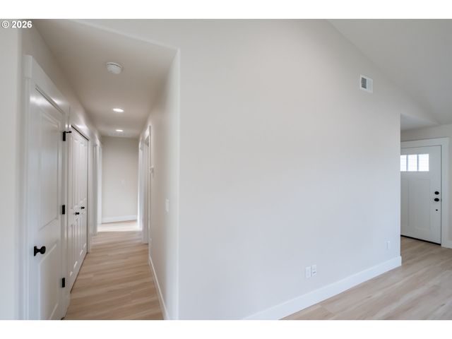 4435 KNOTTY PINE Ct, Sweet Home, OR 97386