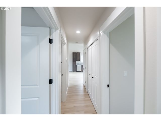 4435 KNOTTY PINE Ct, Sweet Home, OR 97386