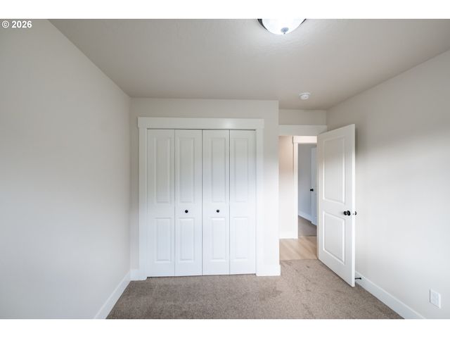 4435 KNOTTY PINE Ct, Sweet Home, OR 97386