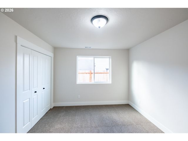 4435 KNOTTY PINE Ct, Sweet Home, OR 97386