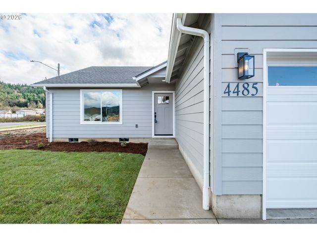 4435 KNOTTY PINE Ct, Sweet Home, OR 97386