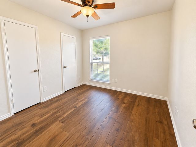 806 Blessing Creek Drive, Euless, TX 76039