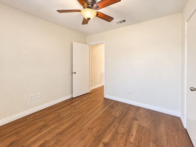 806 Blessing Creek Drive, Euless, TX 76039