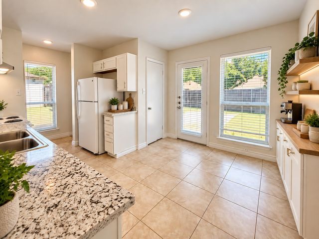 806 Blessing Creek Drive, Euless, TX 76039