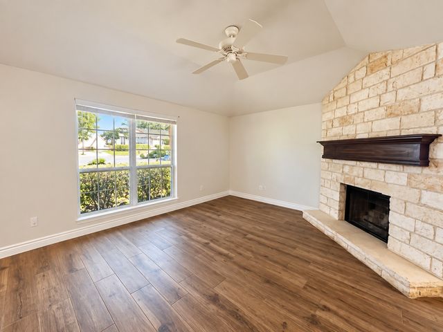 806 Blessing Creek Drive, Euless, TX 76039