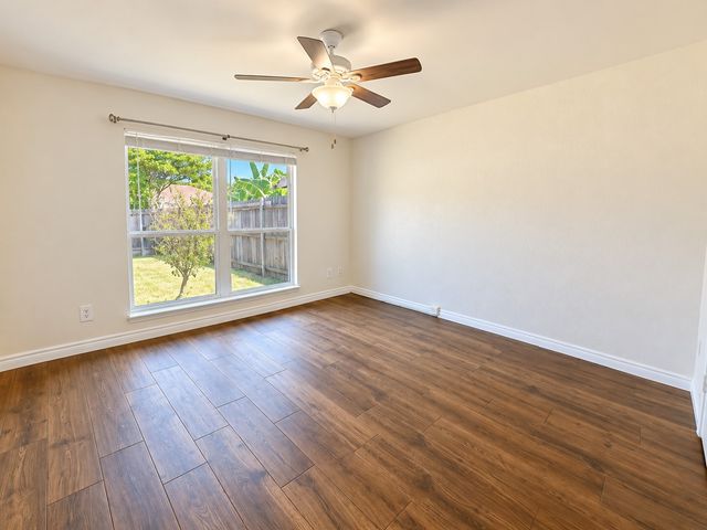 806 Blessing Creek Drive, Euless, TX 76039