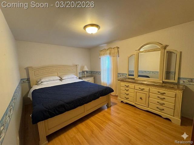 5045 Forestdale Drive, West Bloomfield, MI 48322