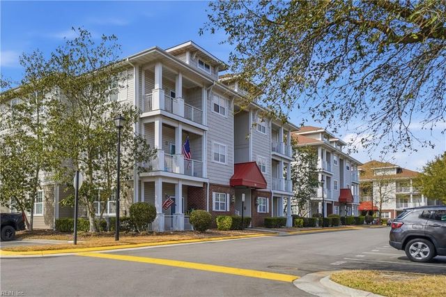 5201 Nuthall Dr Unit 301, Virginia Beach, VA 23455