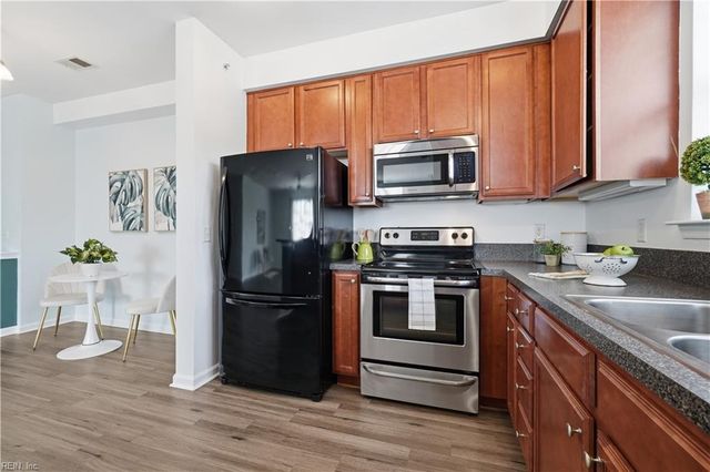 5201 Nuthall Dr Unit 301, Virginia Beach, VA 23455