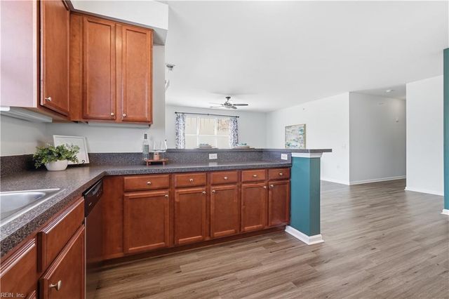 5201 Nuthall Dr Unit 301, Virginia Beach, VA 23455