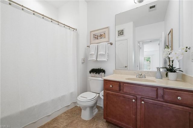 5201 Nuthall Dr Unit 301, Virginia Beach, VA 23455