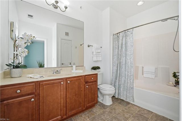 5201 Nuthall Dr Unit 301, Virginia Beach, VA 23455