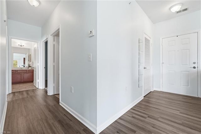 5201 Nuthall Dr Unit 301, Virginia Beach, VA 23455