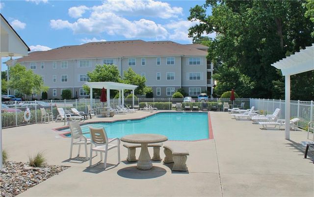 5201 Nuthall Dr Unit 301, Virginia Beach, VA 23455