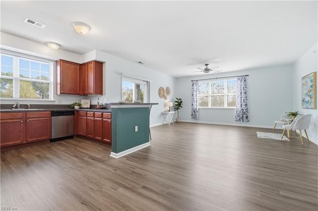 5201 Nuthall Dr Unit 301, Virginia Beach, VA 23455