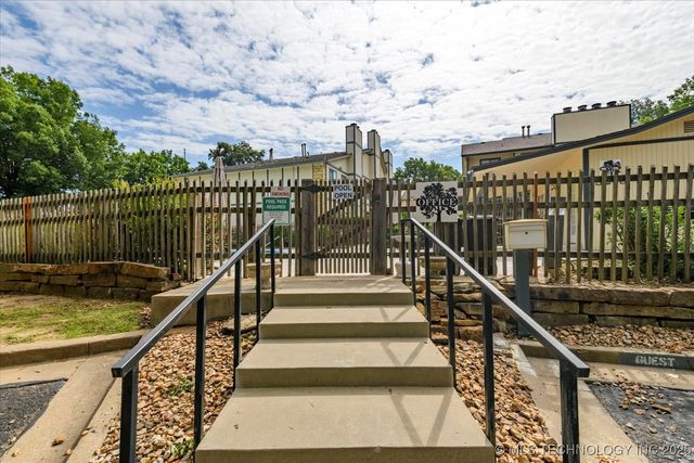 5209 Nowata Road B203, Bartlesville, OK 74006