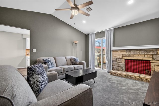 5209 Nowata Road B203, Bartlesville, OK 74006