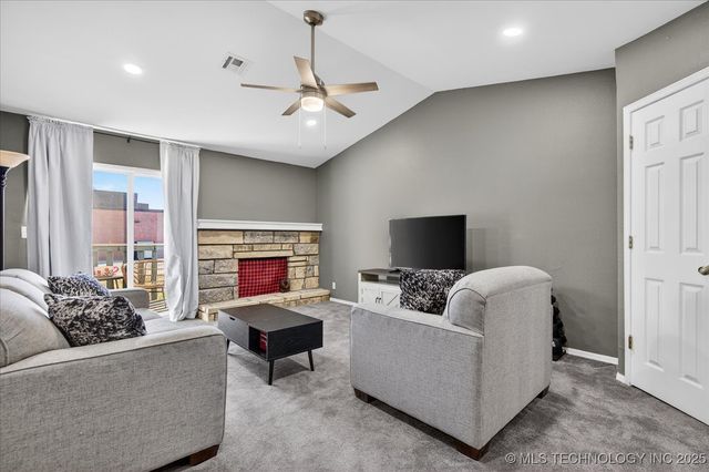 5209 Nowata Road B203, Bartlesville, OK 74006