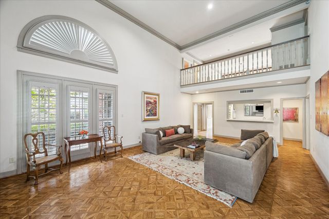 5 Lochtyne Circle, Houston, TX 77024