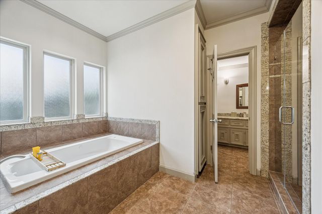 5 Lochtyne Circle, Houston, TX 77024