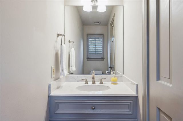 5 Lochtyne Circle, Houston, TX 77024