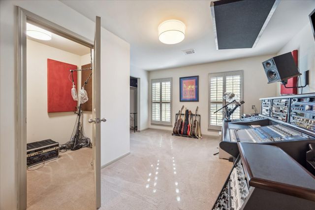 5 Lochtyne Circle, Houston, TX 77024