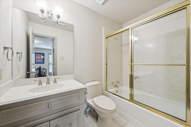 5 Lochtyne Circle, Houston, TX 77024